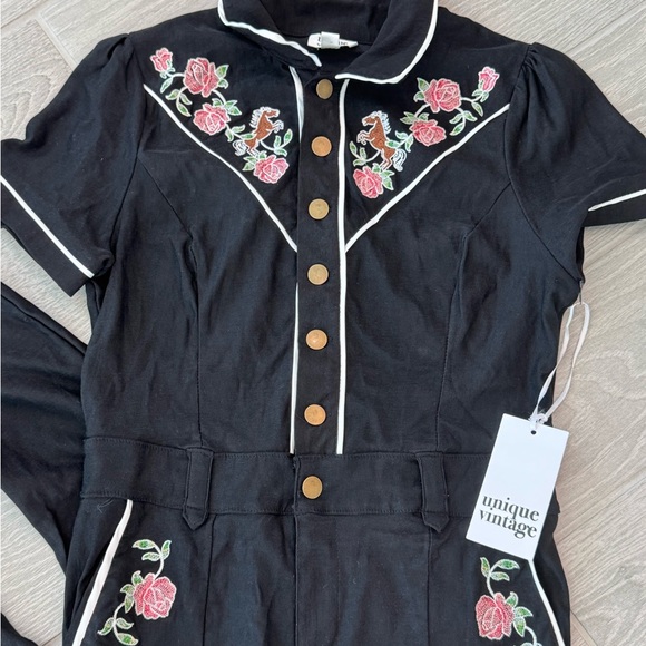 UNIQUE VINTAGE Embroidered Rodeo Horse Roses Stretchy Jumpsuit Size Medium NWT - Picture 3 of 8